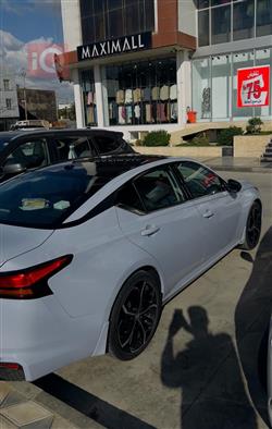 نيسان ألتيما